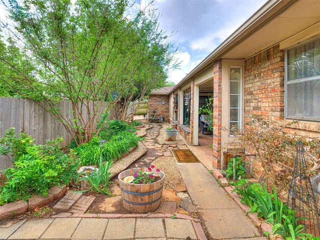 9212 Brentford Avenue, Oklahoma City, OK 73132