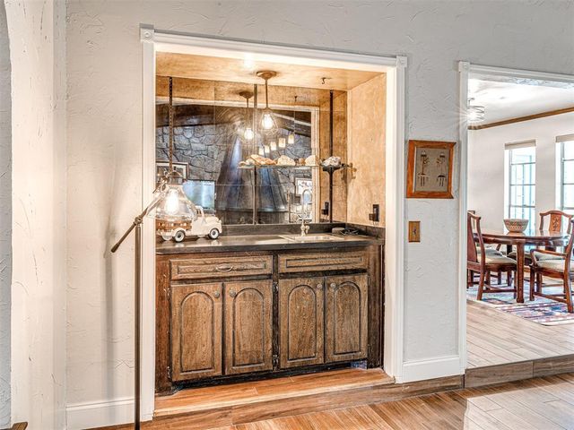 9212 Brentford Avenue, Oklahoma City, OK 73132