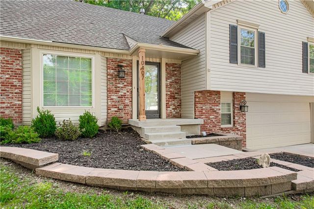 10407 Long Street, Overland Park, KS 66215