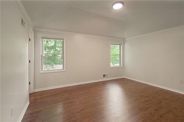 10407 Long Street, Overland Park, KS 66215