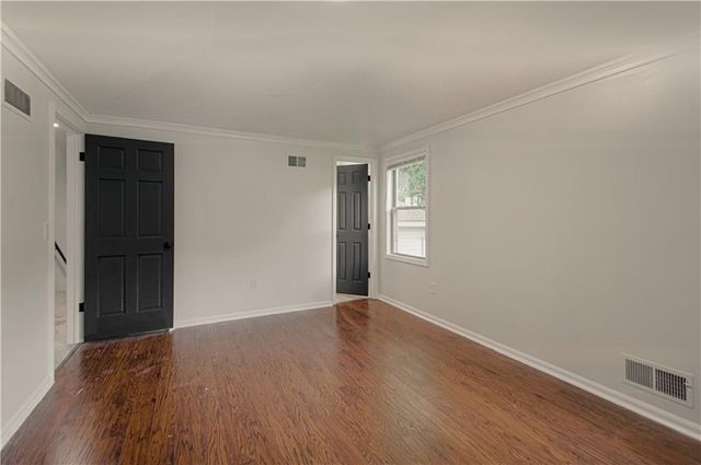 10407 Long Street, Overland Park, KS 66215