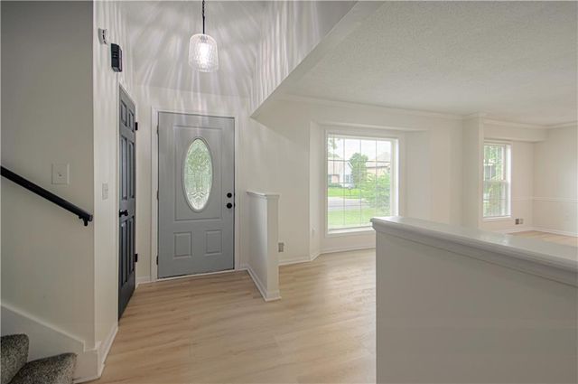 10407 Long Street, Overland Park, KS 66215