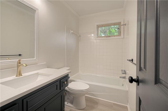 10407 Long Street, Overland Park, KS 66215