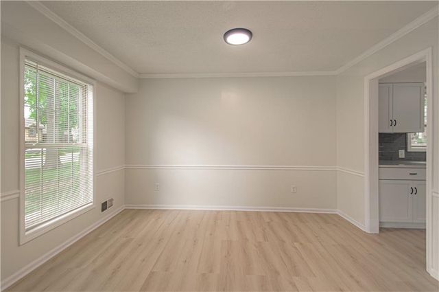 10407 Long Street, Overland Park, KS 66215