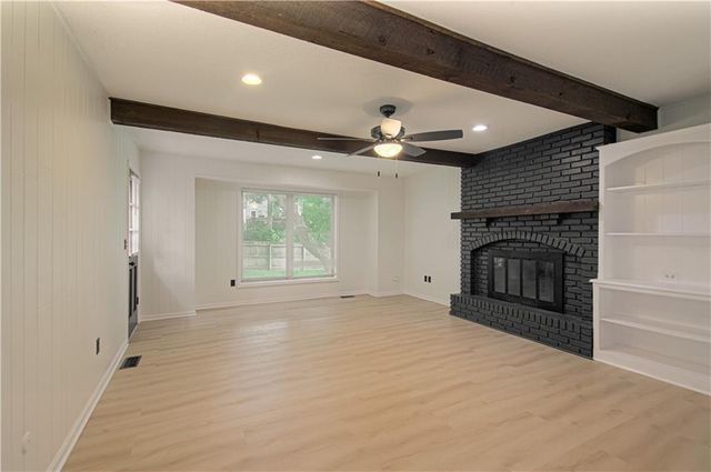 10407 Long Street, Overland Park, KS 66215