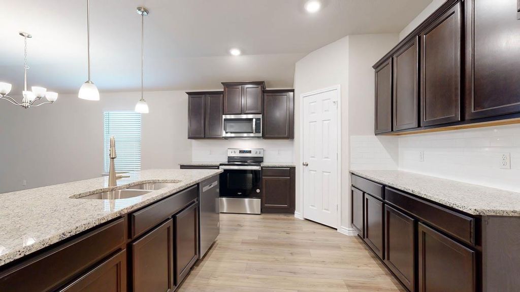 405 Creekfall RD, Burnet, TX 78611