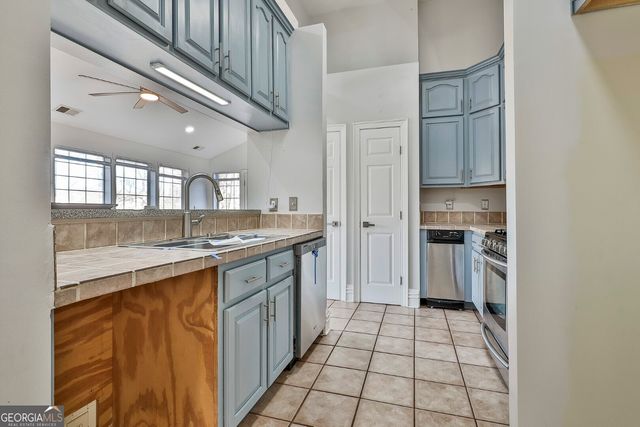 200 Valley Brook Drive, Newnan, GA 30265