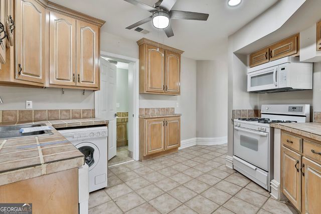 200 Valley Brook Drive, Newnan, GA 30265