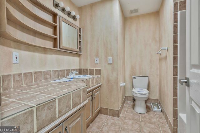 200 Valley Brook Drive, Newnan, GA 30265