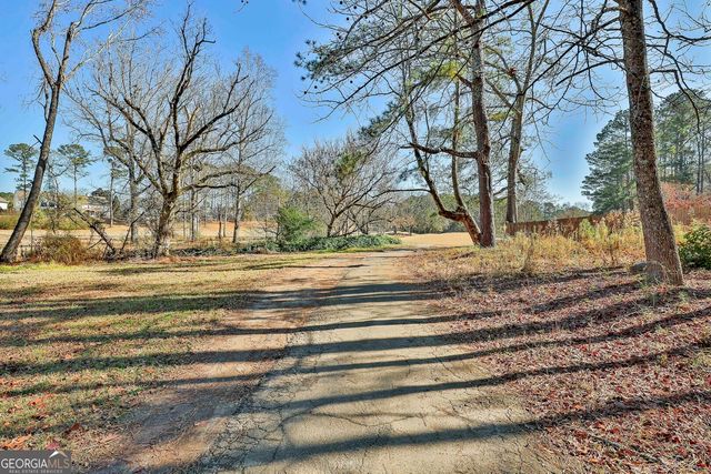 200 Valley Brook Drive, Newnan, GA 30265