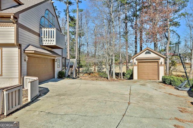 200 Valley Brook Drive, Newnan, GA 30265