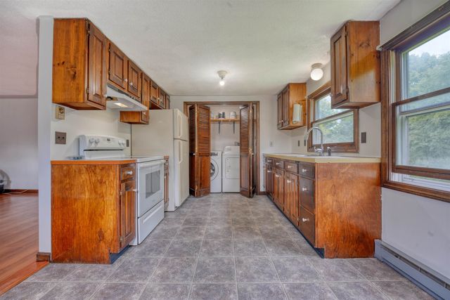 7 Applecrest Lane, Andover, NH 03216
