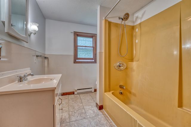 7 Applecrest Lane, Andover, NH 03216