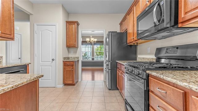 705 Creekwood DR, Chesapeake, VA 23323