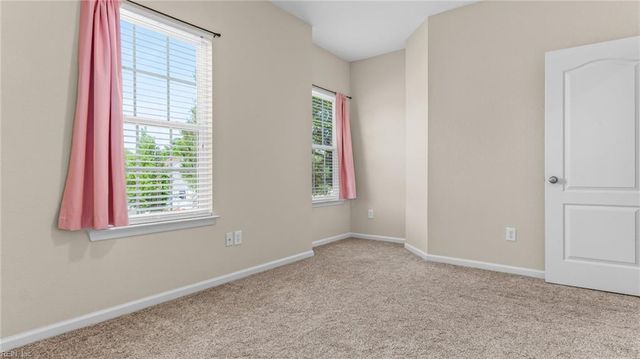705 Creekwood DR, Chesapeake, VA 23323