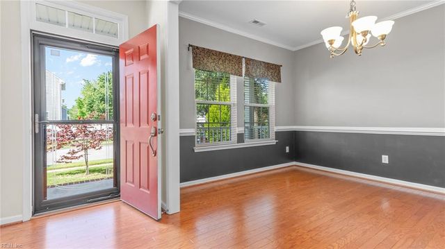 705 Creekwood DR, Chesapeake, VA 23323