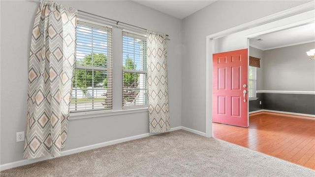 705 Creekwood DR, Chesapeake, VA 23323