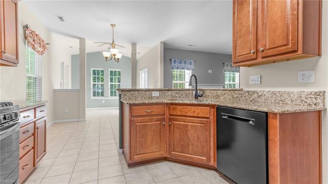 705 Creekwood DR, Chesapeake, VA 23323