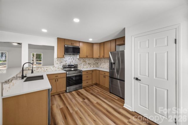 5043 Suwarrow Circle, Tega Cay, SC 29708