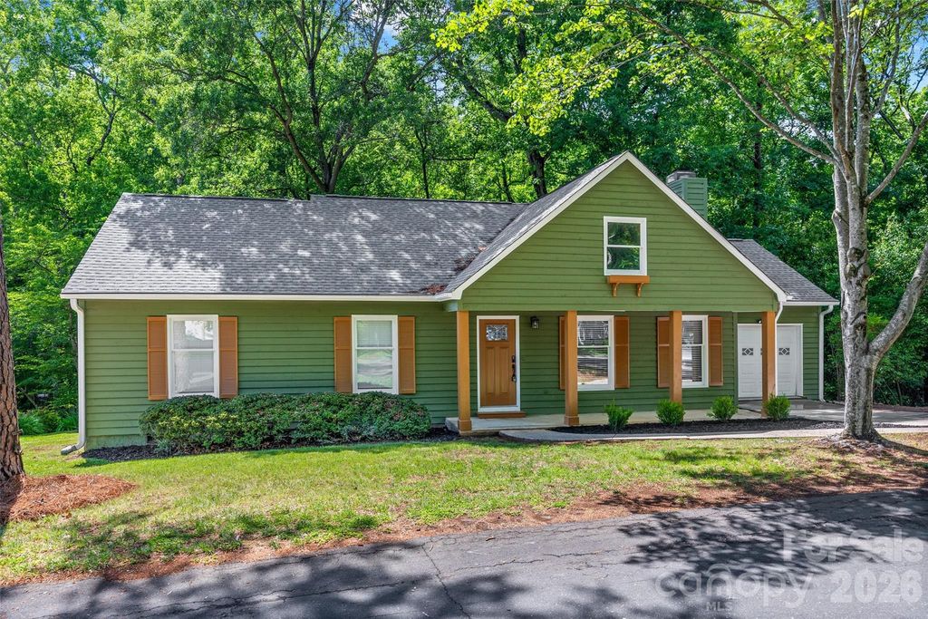 5043 Suwarrow Circle, Tega Cay, SC 29708