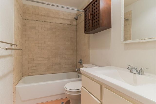 7701 Whitsun DR, Austin, TX 78749