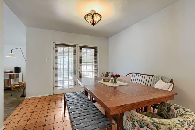 7701 Whitsun DR, Austin, TX 78749