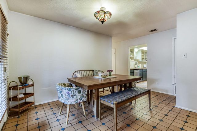 7701 Whitsun DR, Austin, TX 78749
