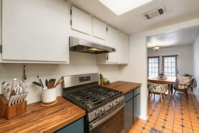 7701 Whitsun DR, Austin, TX 78749