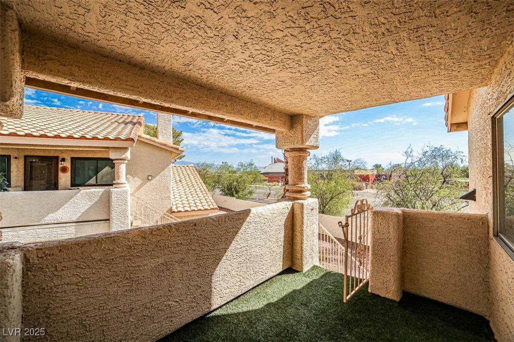 Image 3 of property listing at 1316 Pinto Rock Lane 202, Las Vegas, NV 89128