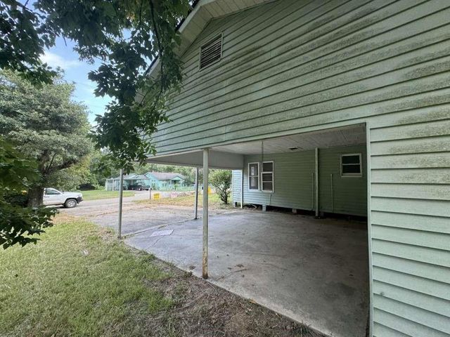 1303 Hopkins Drive, Jasper, TX 75951