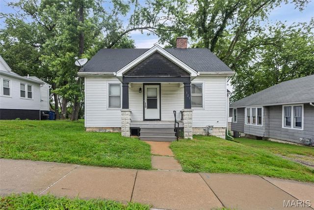 321 W Cleveland Avenue, Belleville, IL 62220
