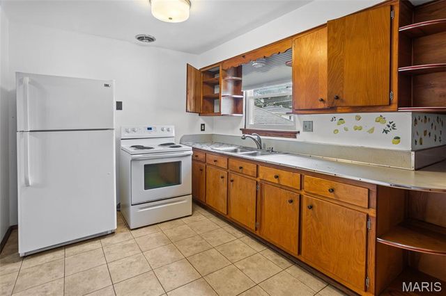 321 W Cleveland Avenue, Belleville, IL 62220