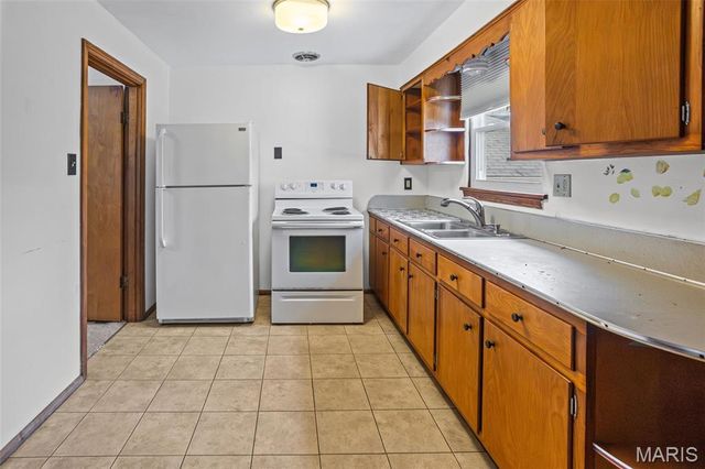 321 W Cleveland Avenue, Belleville, IL 62220