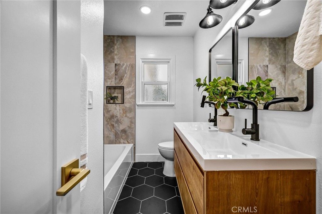Image 15 of property listing at 11941 Morgan, Garden Grove, CA 92840