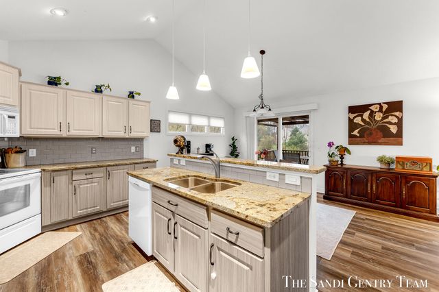 13429 Hidden Creek Drive, Grand Haven, MI 49417