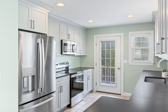 3 Carleton Street 3, Wareham, MA 02558