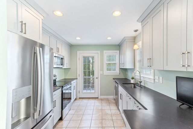 3 Carleton Street 3, Wareham, MA 02558