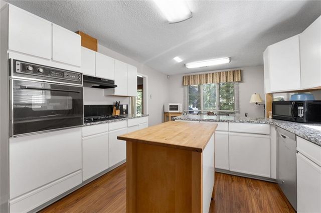 5934 S DESHON Court, Lithonia, GA 30058