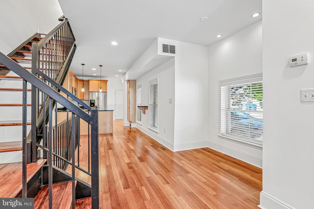 Image 10 of property listing at 3142 FAIT AVE, Baltimore, MD 21224