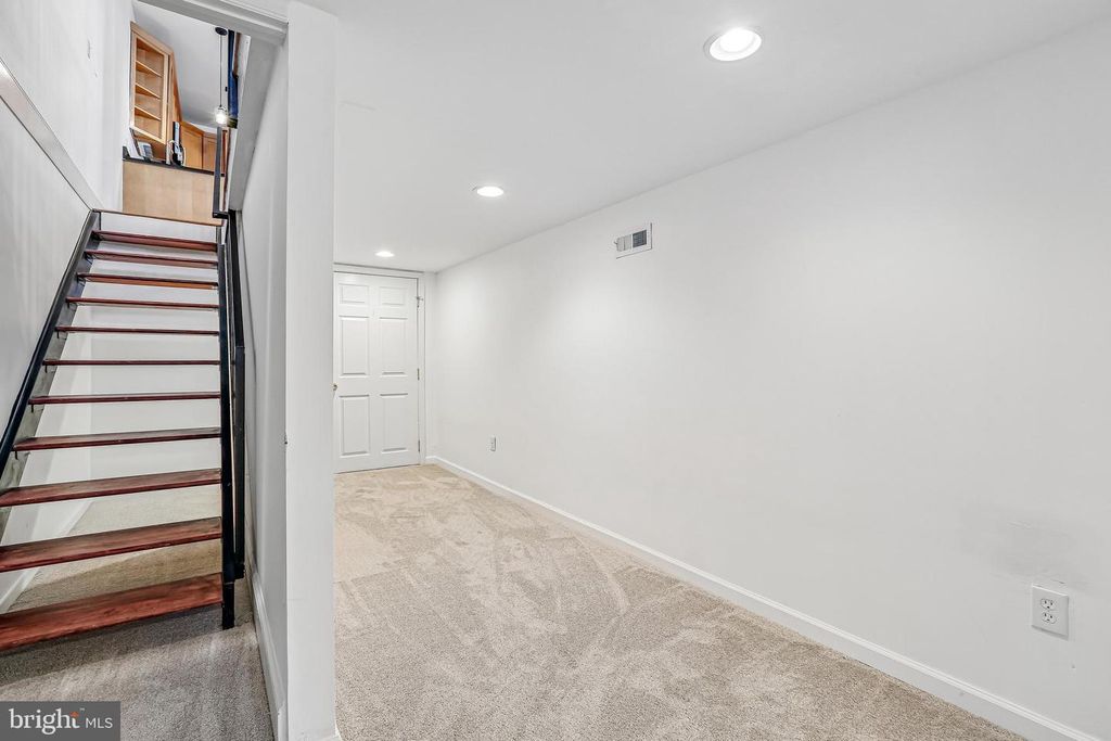 Image 17 of property listing at 3142 FAIT AVE, Baltimore, MD 21224