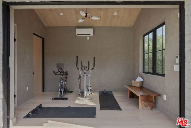 11317 Valley Spring Lane, Studio City, CA 91604