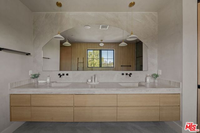 11317 Valley Spring Lane, Studio City, CA 91604