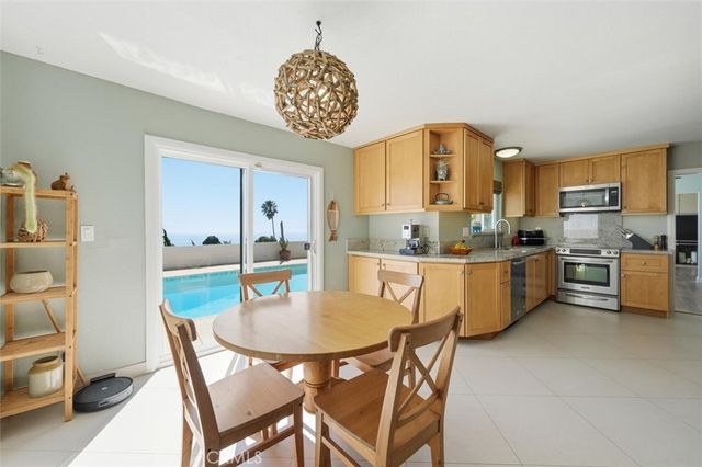 2225 Grenadier Drive, San Pedro, CA 90732