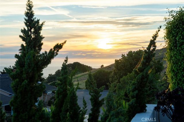 2225 Grenadier Drive, San Pedro, CA 90732
