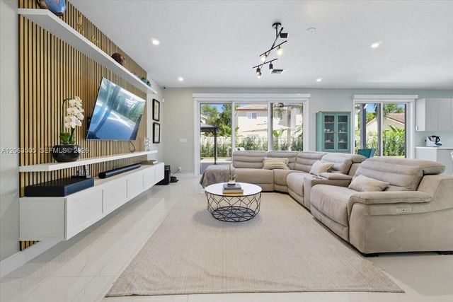 347 Fairmont Road, Weston, FL 33326