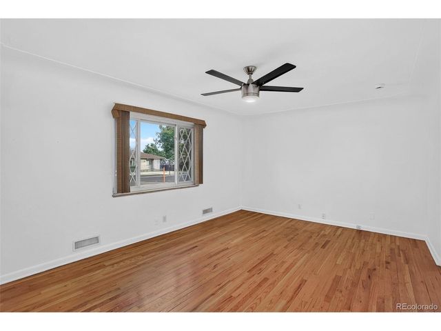 4860 Harlan St, Denver, CO 80212