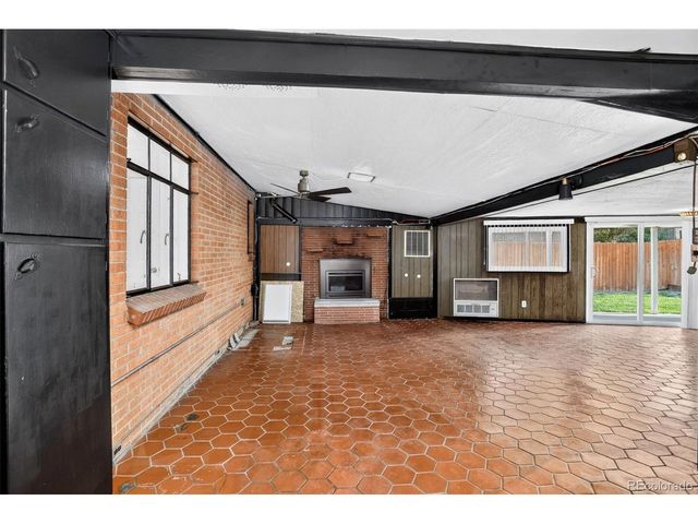 4860 Harlan St, Denver, CO 80212