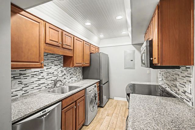 5025 Hillsboro Pike Apt 14N, Nashville, TN 37215