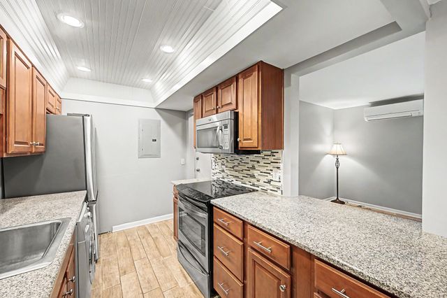 5025 Hillsboro Pike Apt 14N, Nashville, TN 37215