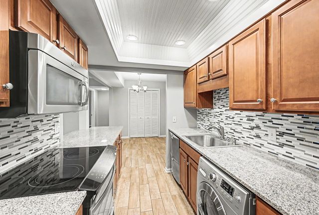 5025 Hillsboro Pike Apt 14N, Nashville, TN 37215